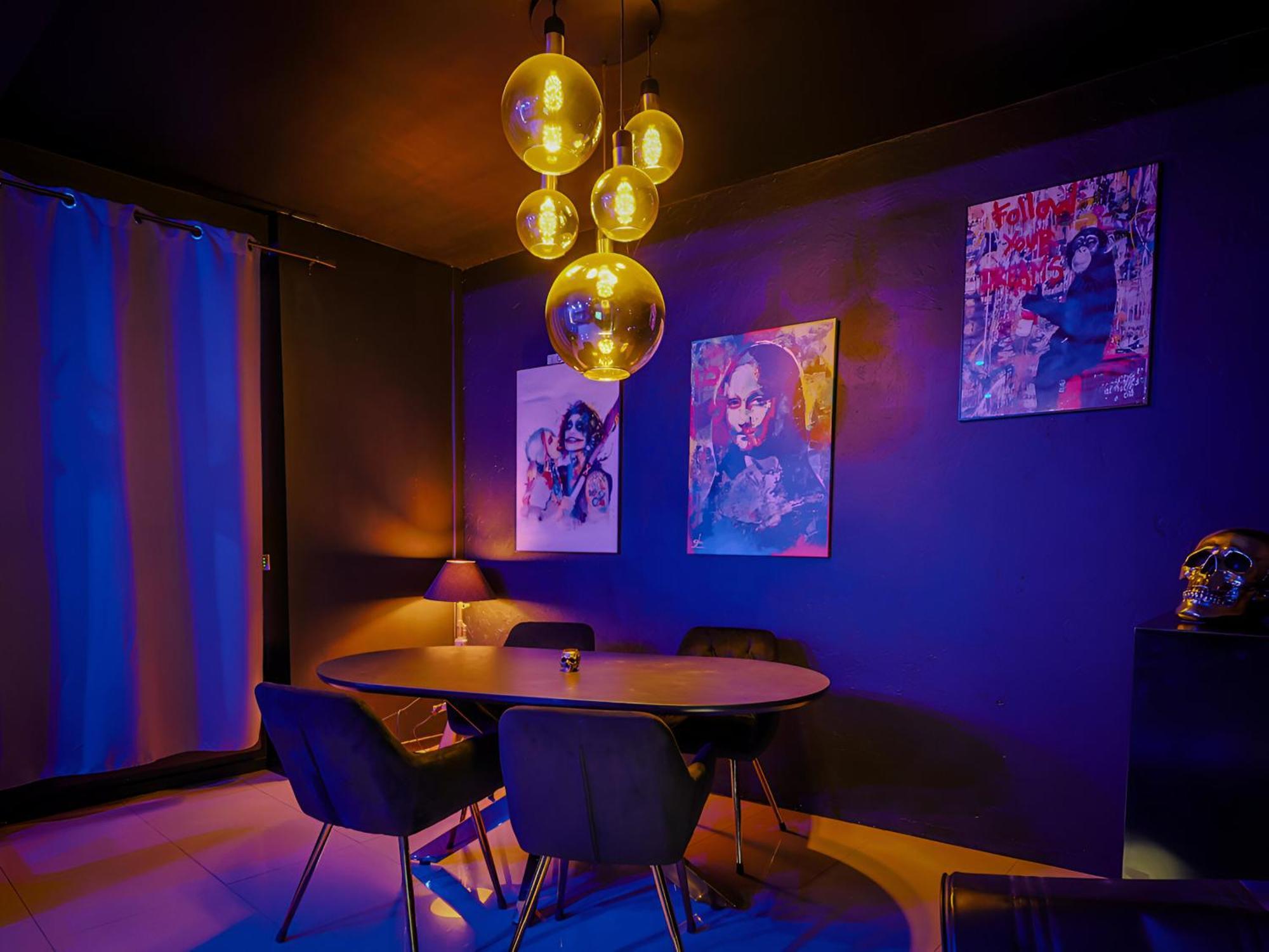 Appartement Pop Art - Asterix,Cdg,Chantilly,Disney La Chapelle-en-Serval Exterior photo